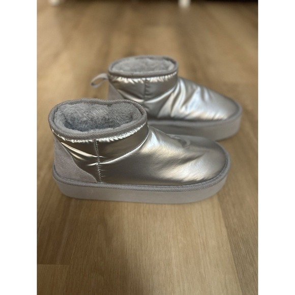 steve madden platform metallic‎ silver faux fur lined booties new - Picture 1 of 7
